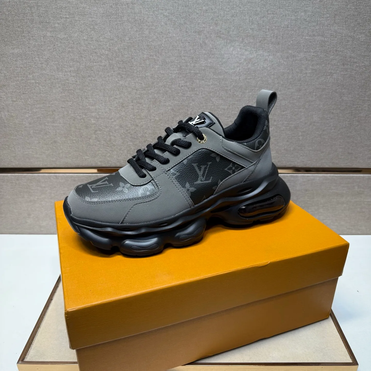 ⬛️Men's shoes 💰p462【LV～】Men's casual shoes 2025z cabinet sales simultaneously 🔶Size: 38-44 #️⃣ 🔷5 colors🔜The upper is made of multi-material splicing➕Mesh lining, comfortable and breathable, sole: original comfortable and wear-resistant outsole, ⚠️real thing📱photographed🎬real thing is better📢📢📢